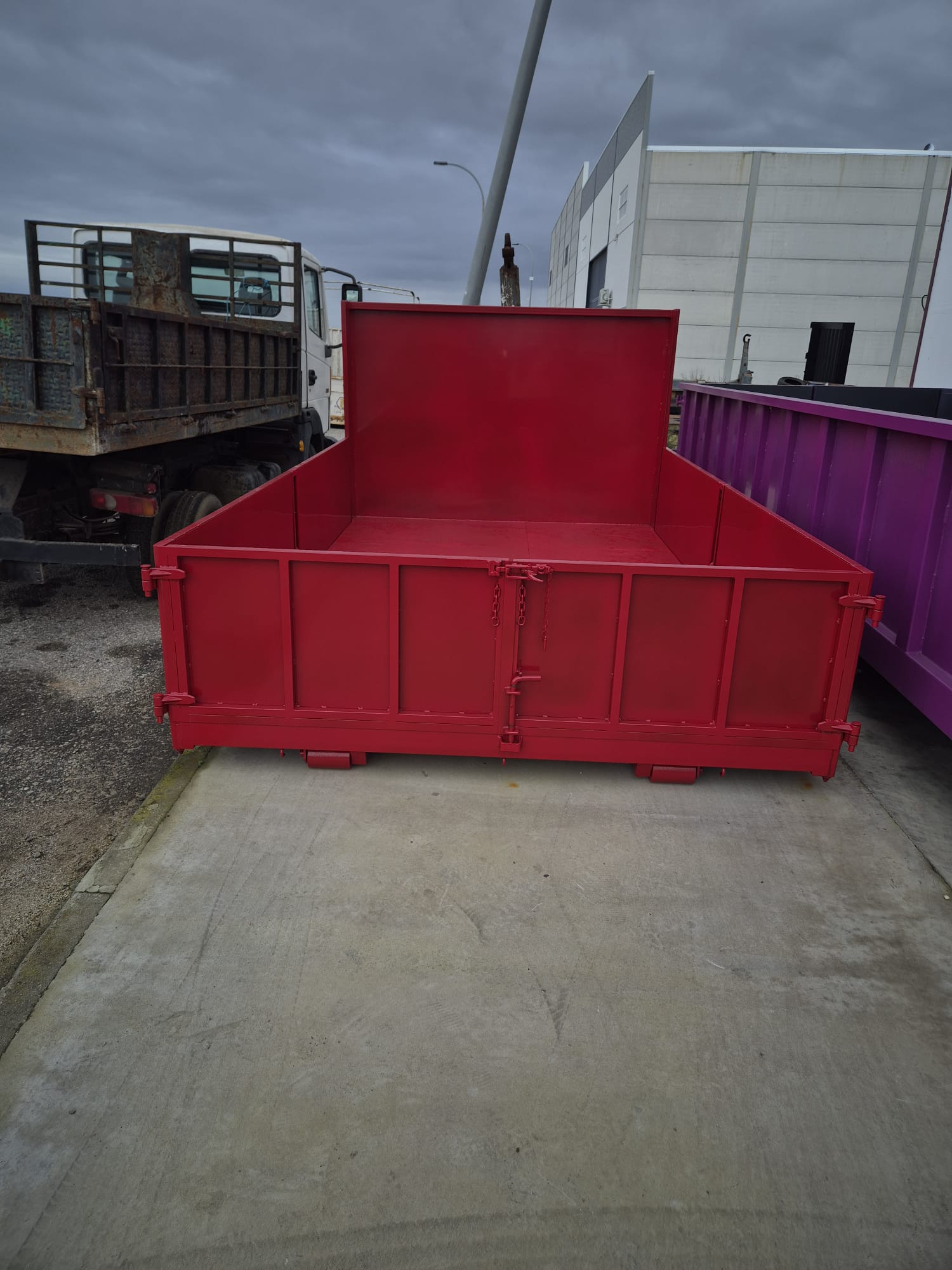 Materiales de obra preparados para transportar